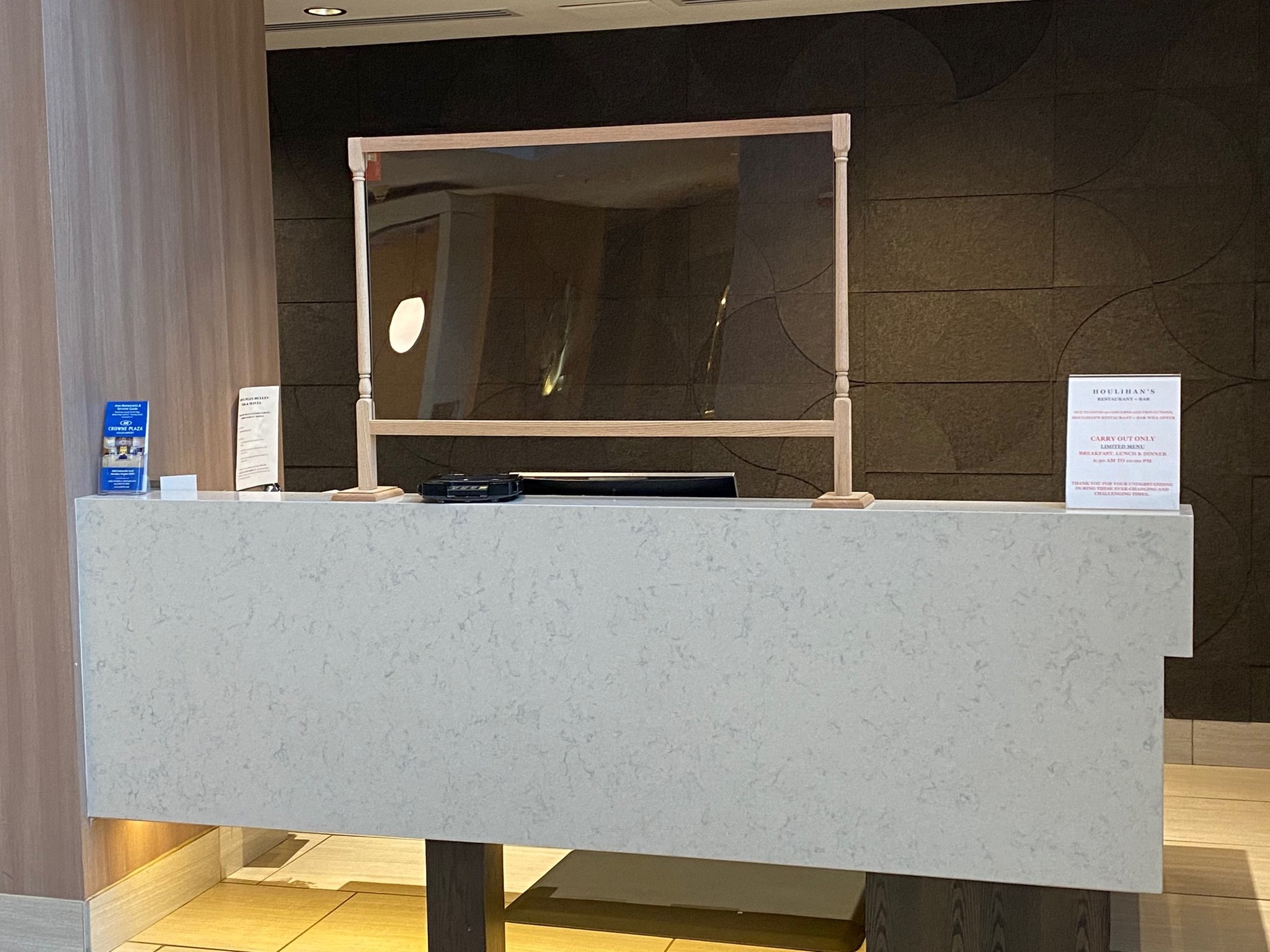 Crowne Plaza Dulles Airport 10/72