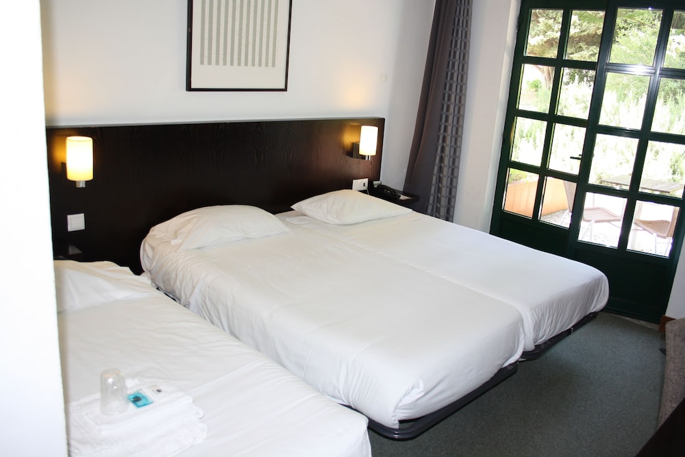 Flag Hotel Santarem 5/24