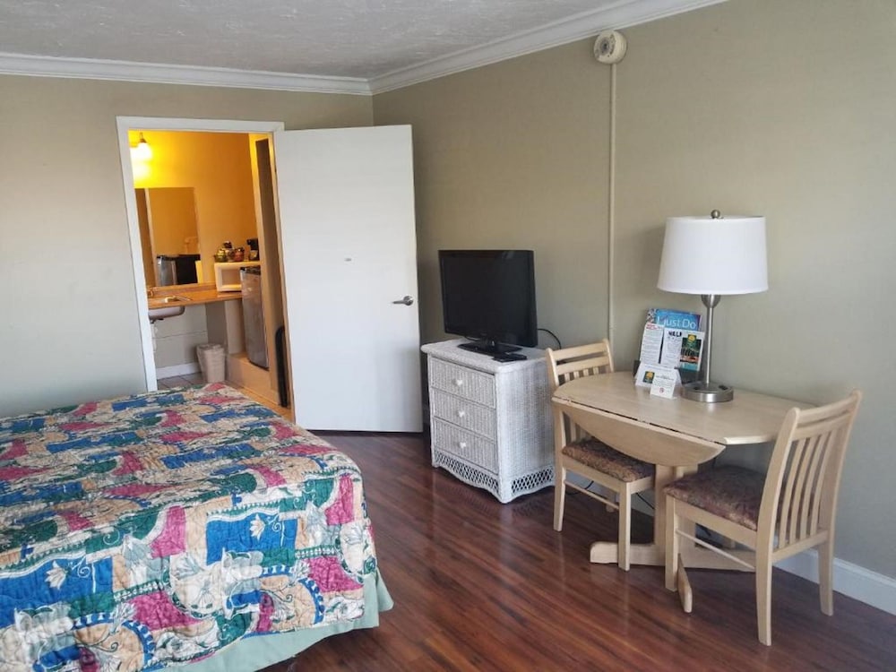 Gulfcoast Inn Naples 12/42