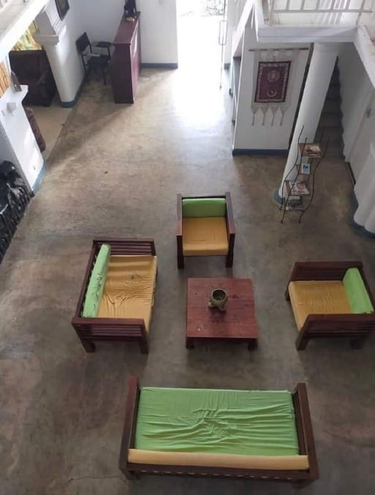 Layathraa Hotel And Restaurant 6/62