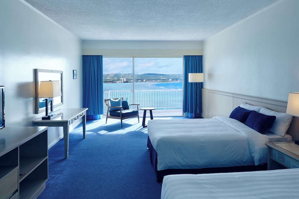 PREMIER, 2 DOUBLE BEDS, OCEAN FRONT