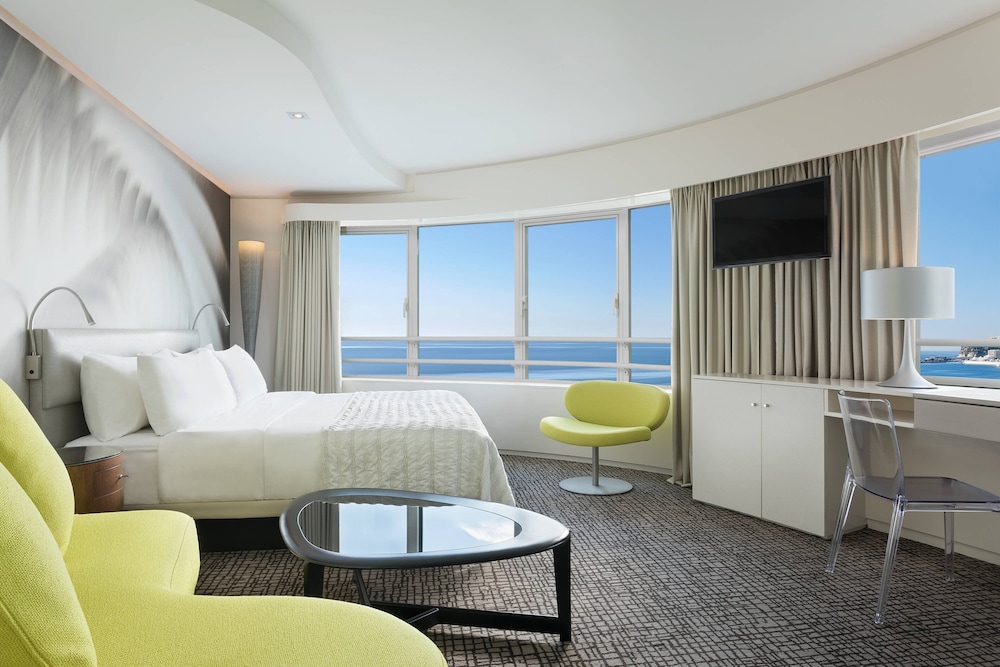Le Meridien Beach Plaza 43/75