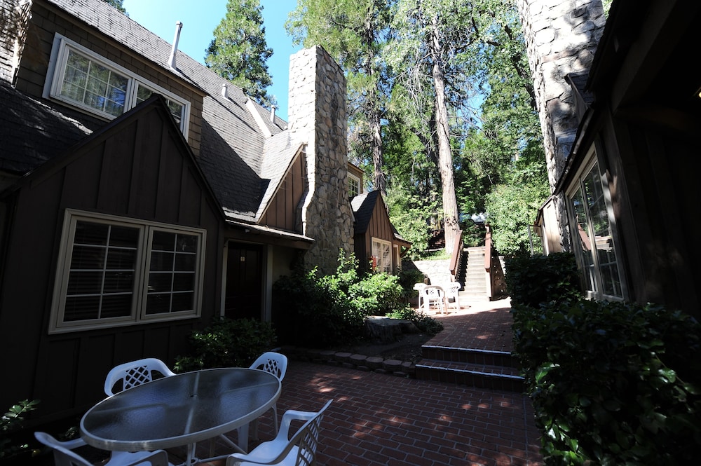 Saddleback Inn 7/44