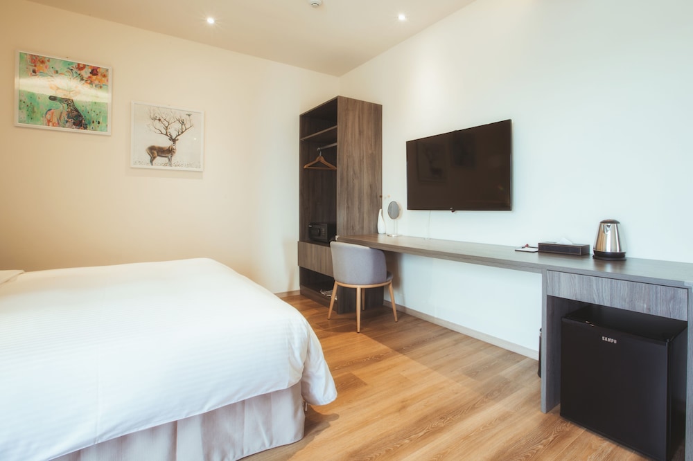 Fangliao Hotel 34/65