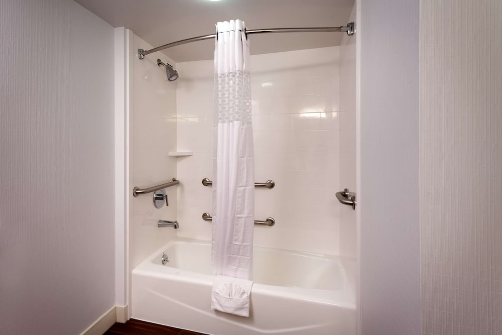جناح بسرير كينج بغرفة نوم واحدة لذوي الإعاقة، Hampton Inn Salt Lake City-Downtown 8/9