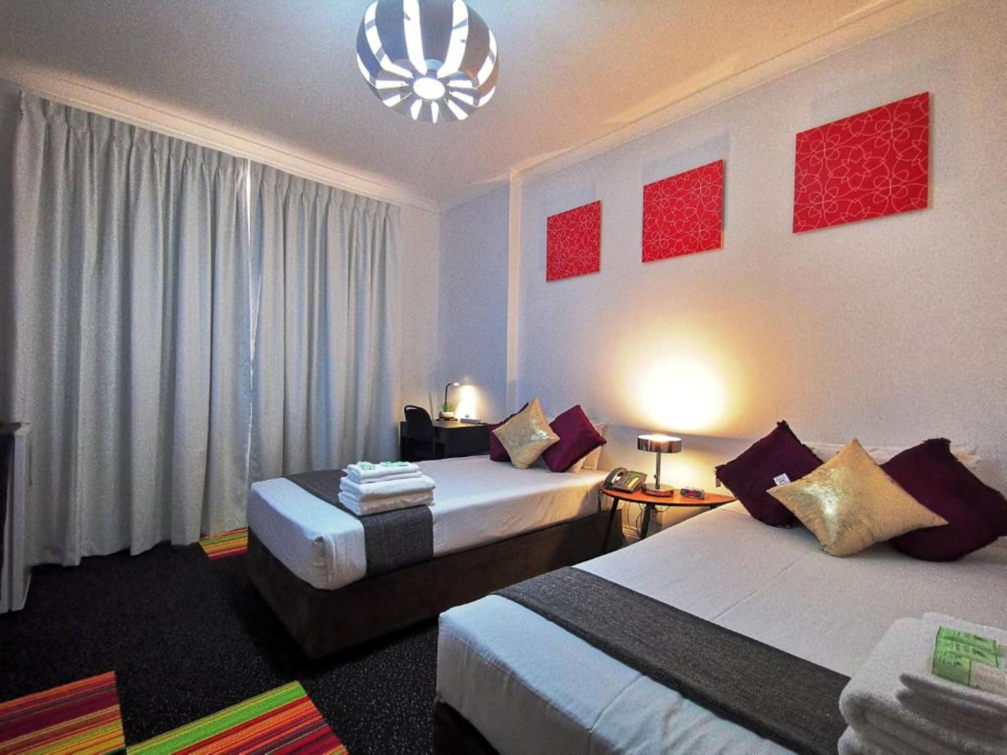 غرفة سوبيريور بسريرين منفصلين، Criterion Hotel 2/5