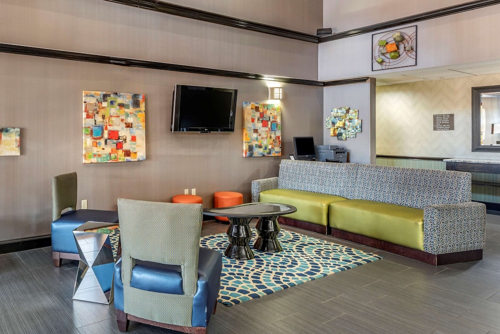 Comfort Inn and Suites Pauls Valley - City Lake 4/18