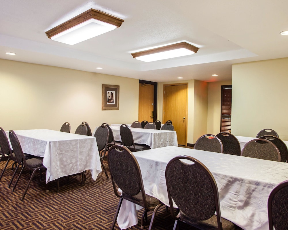 Quality Inn Bolingbrook I-55 36/47