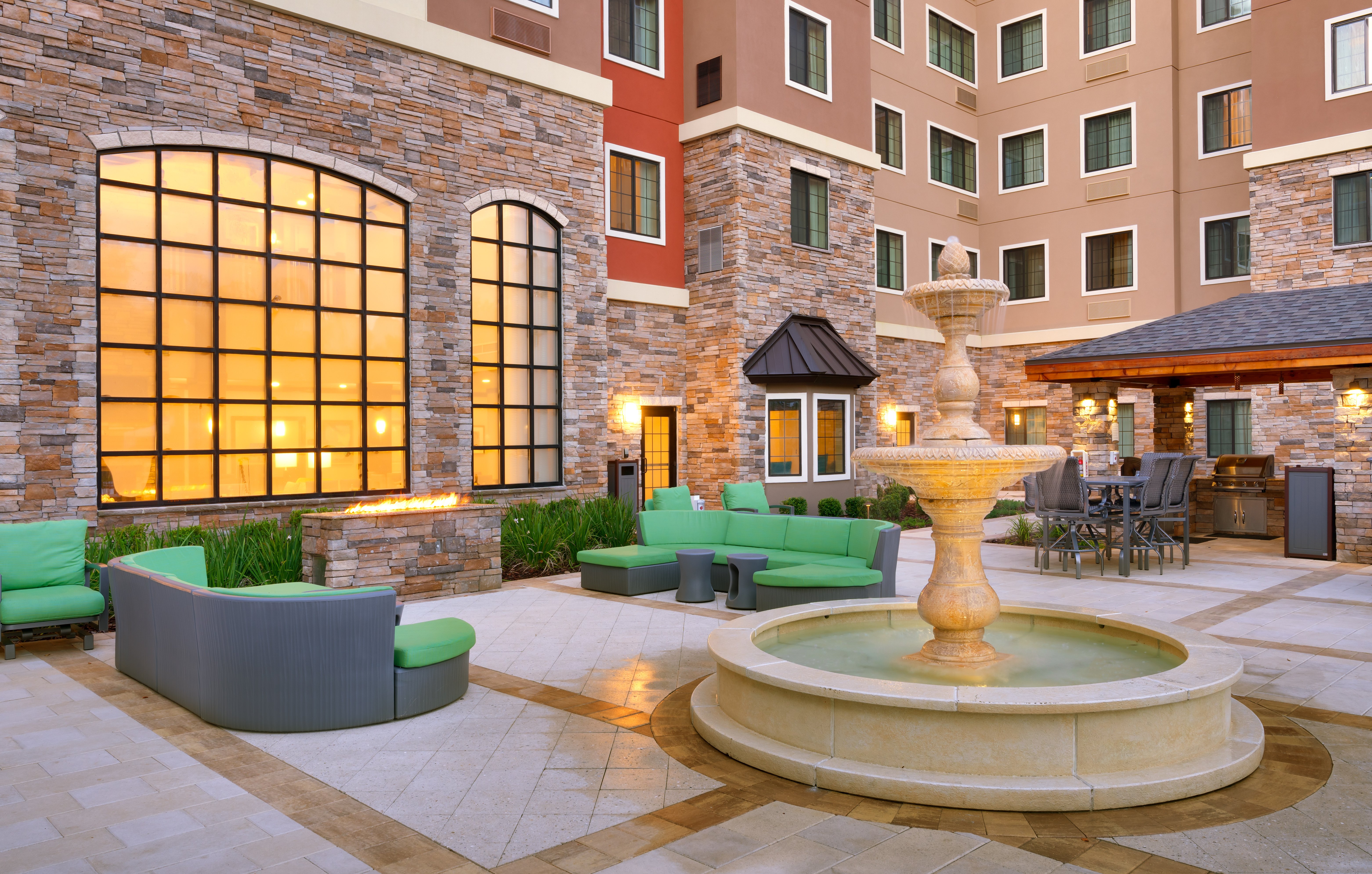 Holiday Inn Express Suites Gainesville I 75 55/68