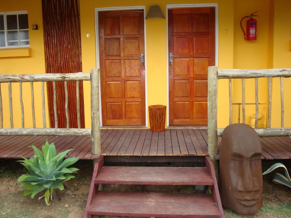 Flintstones Guest House Fourways 25/50