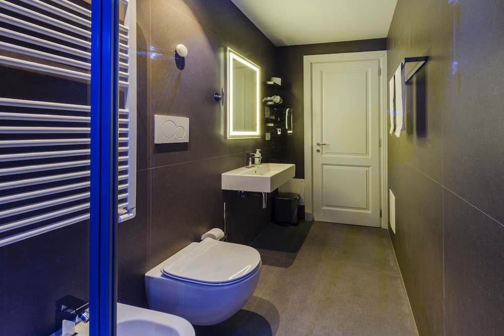 Daphne Guest Hause 36/41