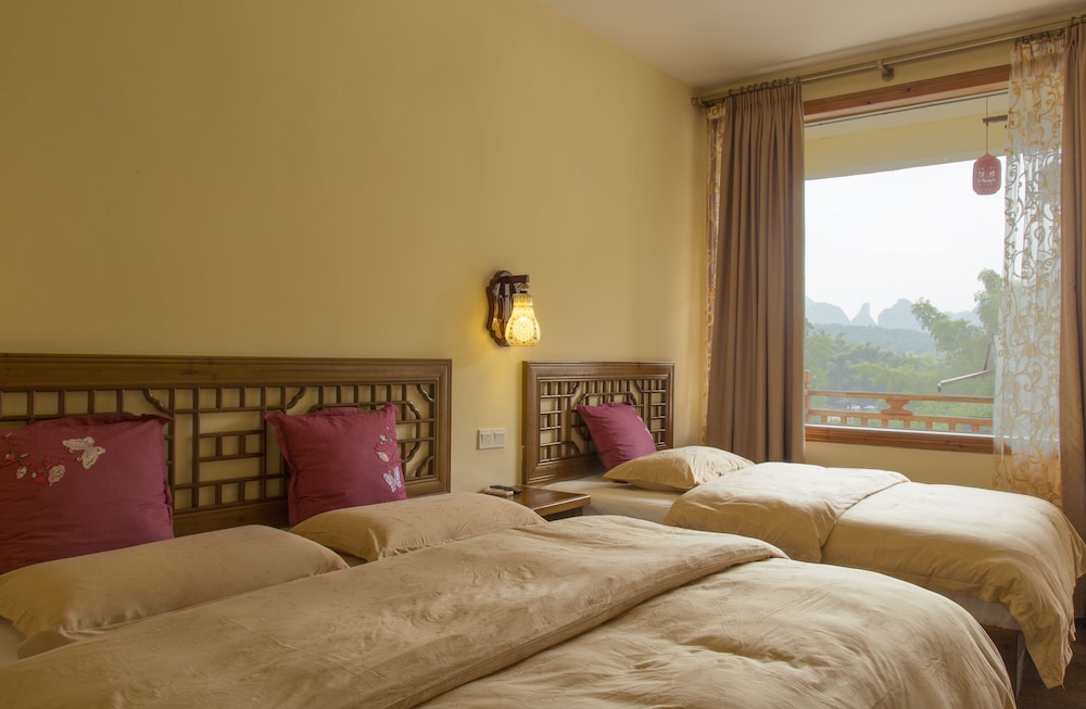 Snow Lion Riverside Resort 26/74