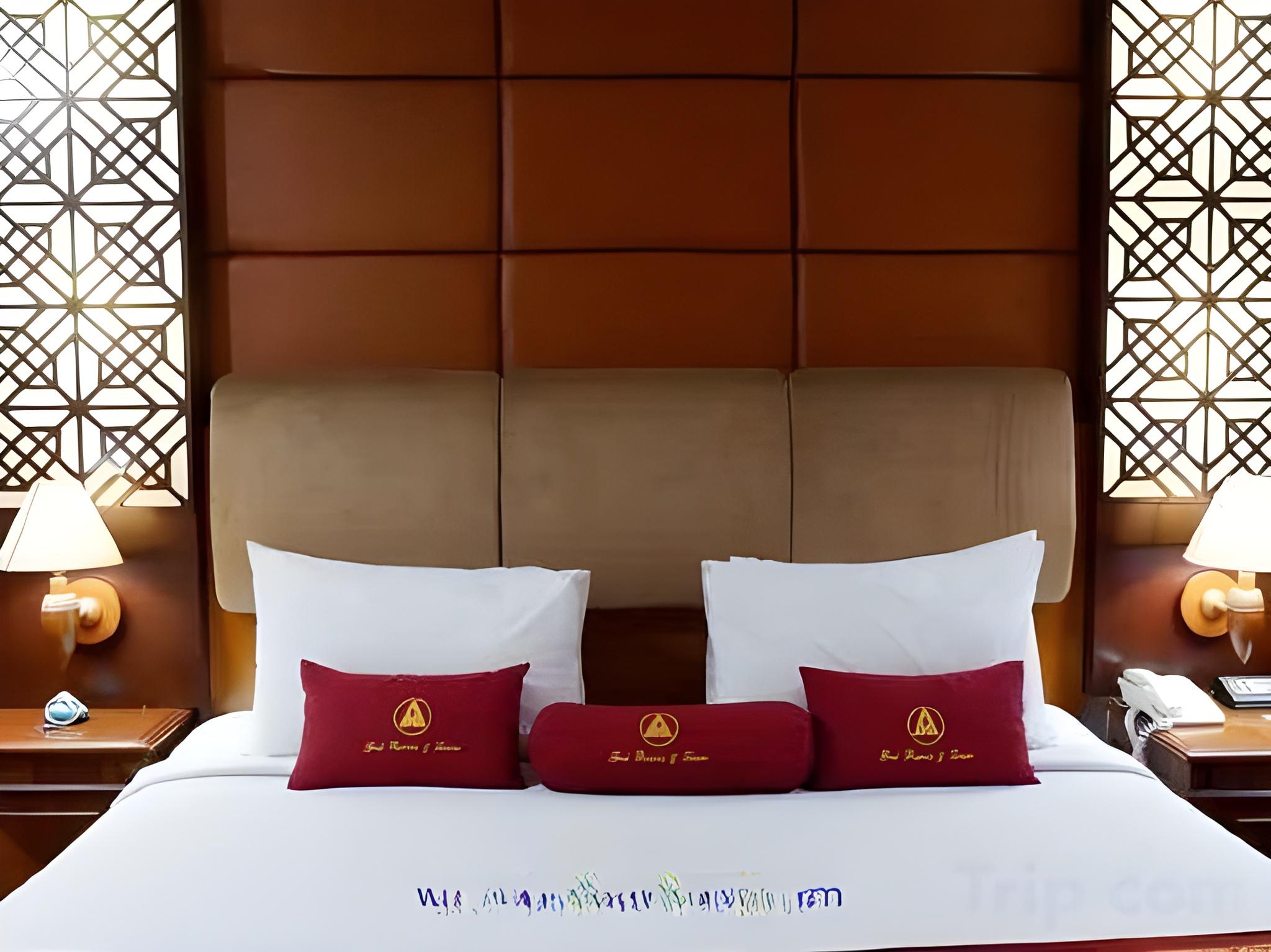 Junior Suite, Executive
