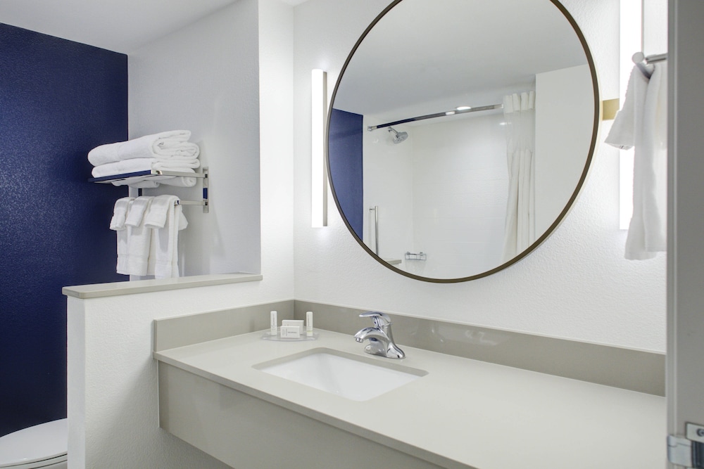 FAIRFIELD INN & SUITES BOULDER BROOMFIELD/INTERLOCKEN 16/59