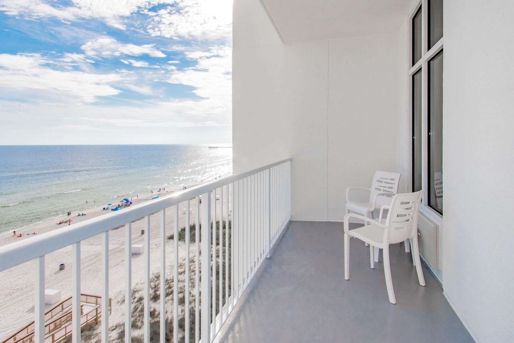 Hampton Inn & Suites Panama City Beach-Beachfront 14/33