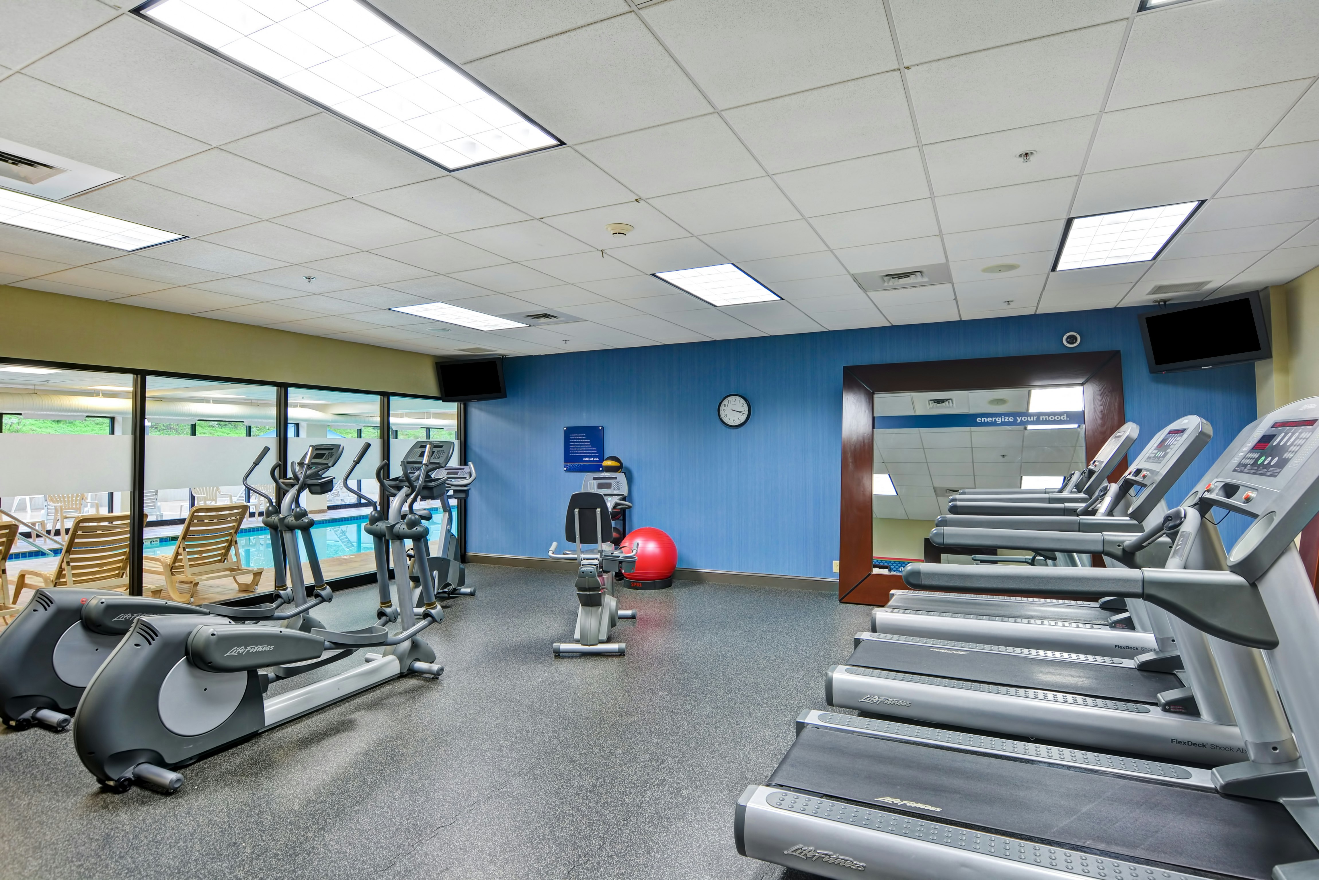 Hampton Inn and Suites Wilkes-Barre Scranton 12/34