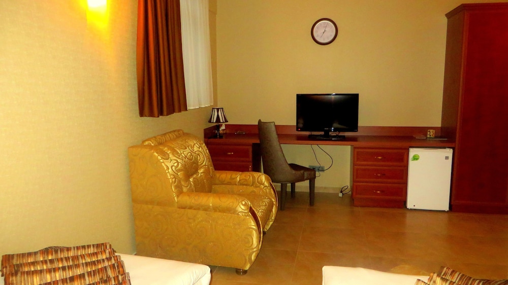 Park Avenue Hotel 30/50