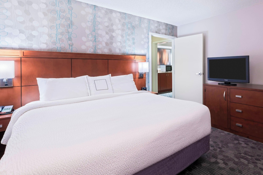 ROOM, KING BED, SOFA