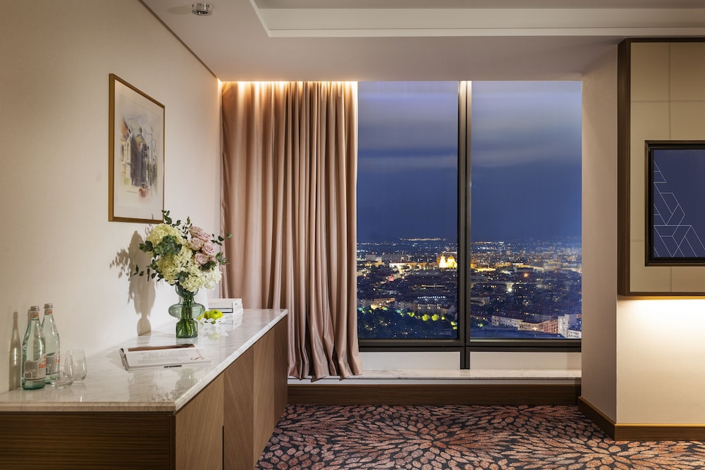 Grand Hotel Millennium Sofia 40/70
