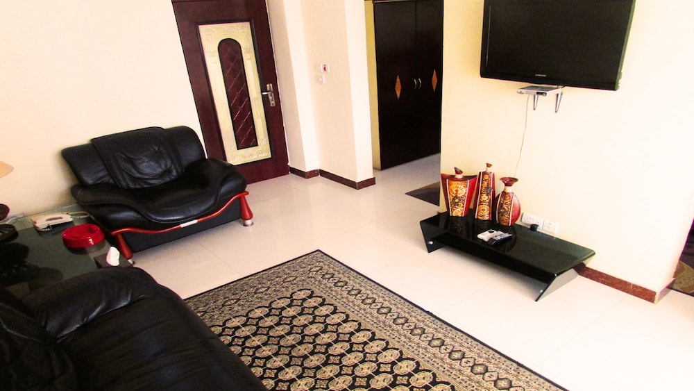 Urban Rose Hotel and Apartment 18/64