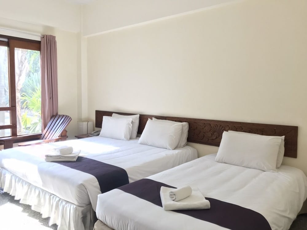 Tak Andaman Resort & Hotel 22/53
