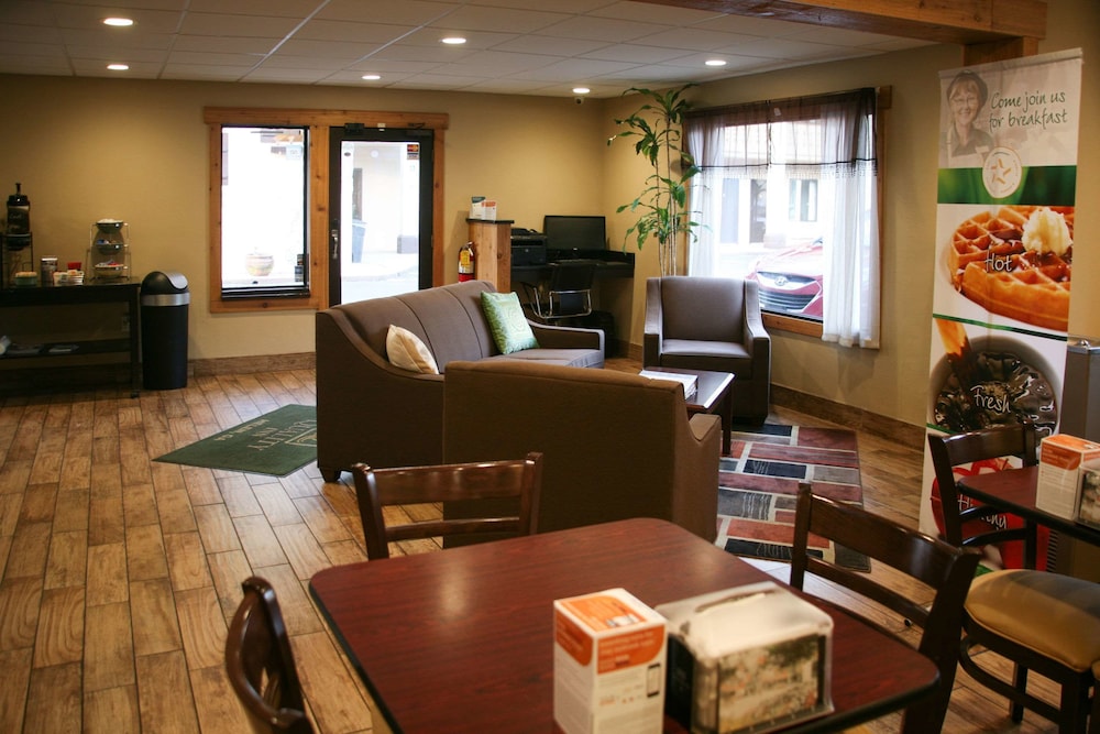 Quality Inn Downtown Helen, GA 25/37