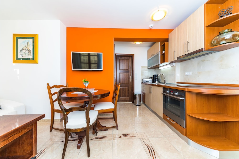 APARTMENTS PERLA 5/42