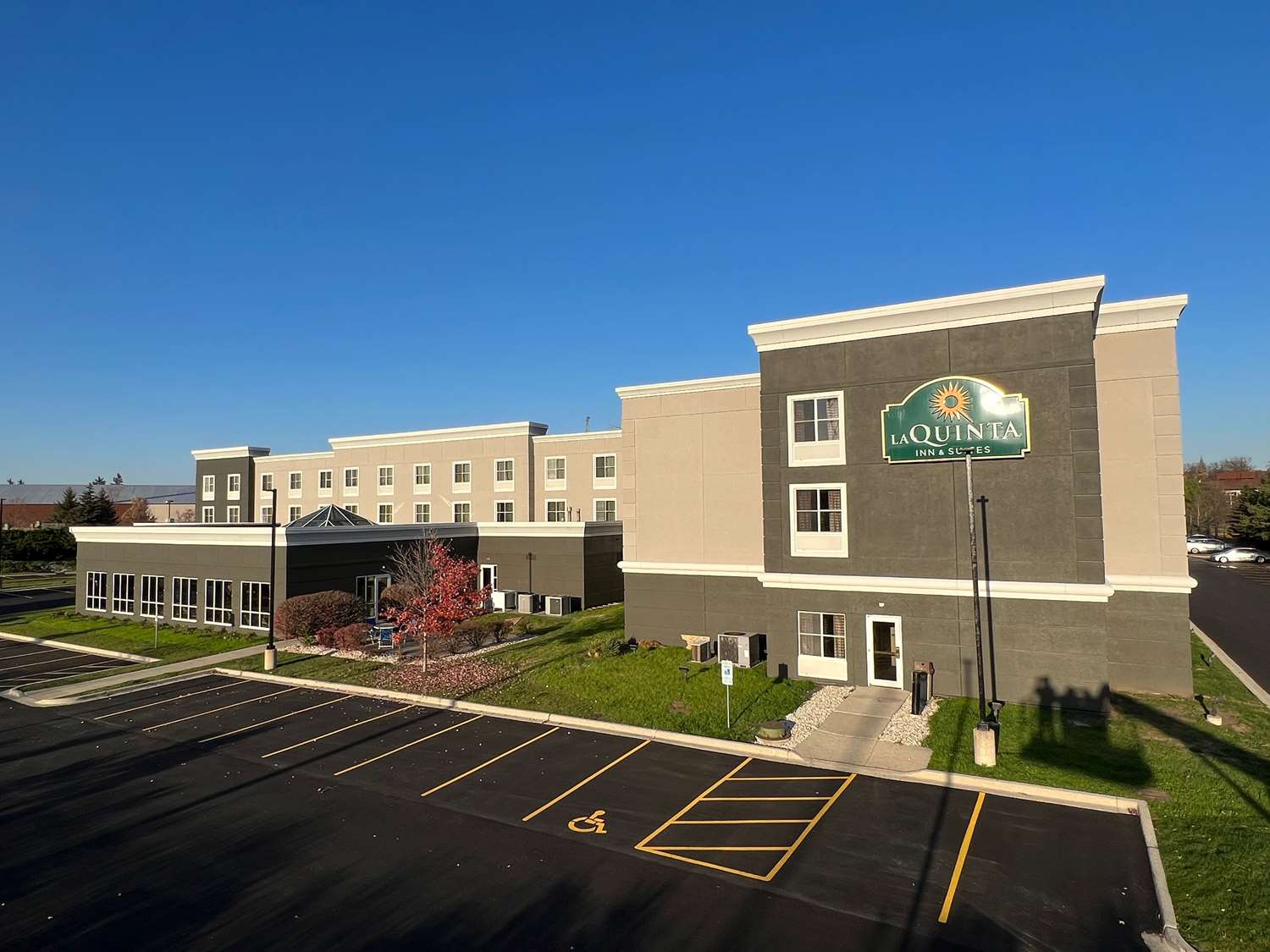 La Quinta Inn & Suites by Wyndham Bannockburn-Deerfield 51/56