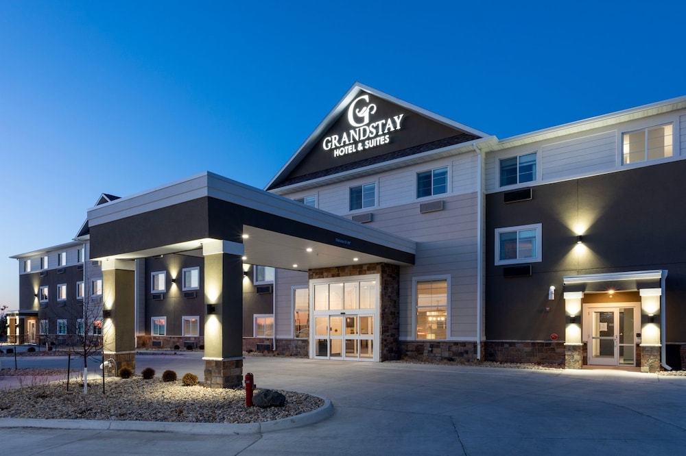 GrandStay Hotel & Suites Algona IA 1/22