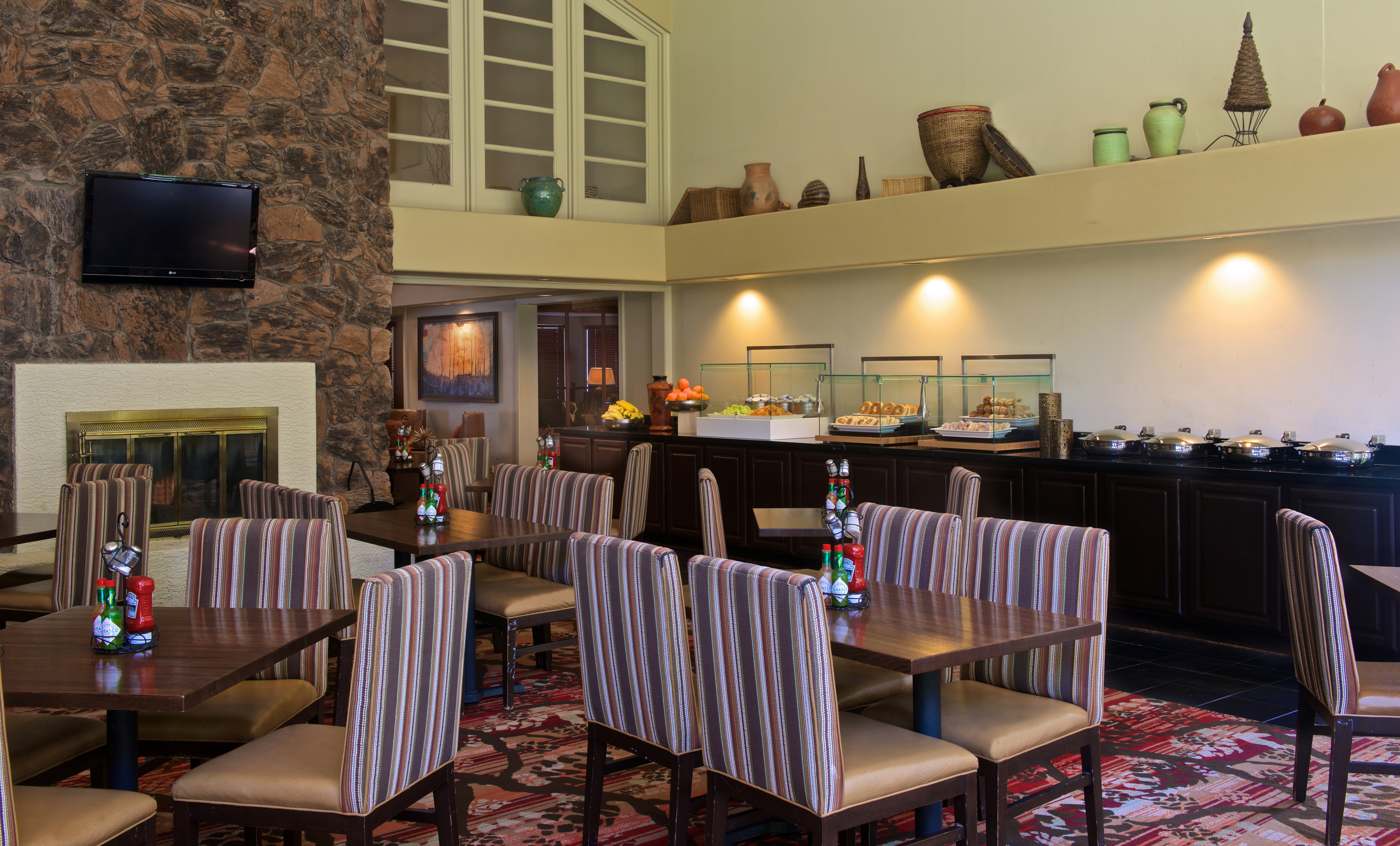 EMBASSY SUITES FLAGSTAFF 38/53