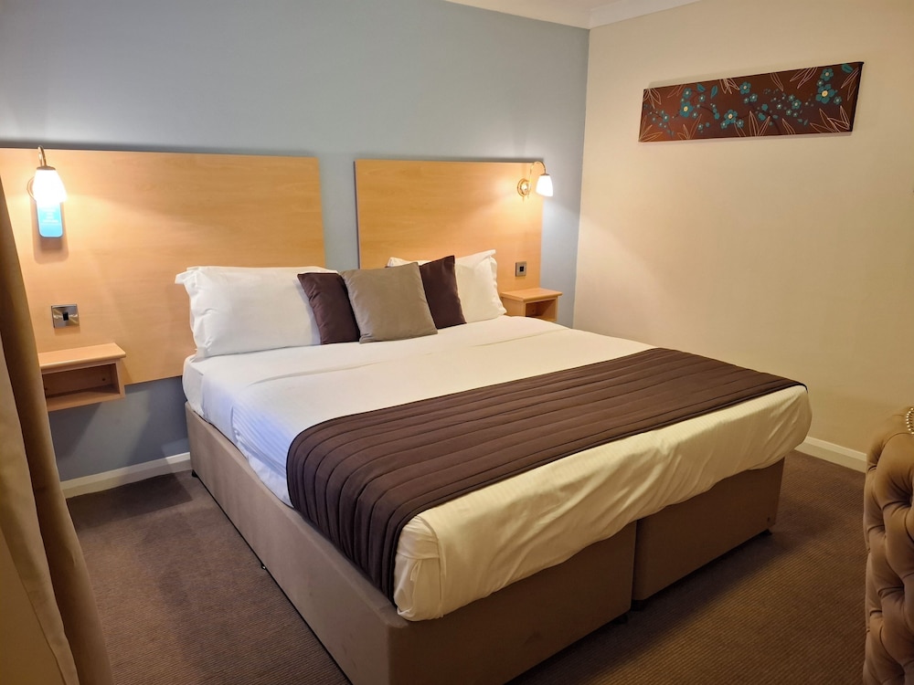 Borough Arms Hotel 15/31