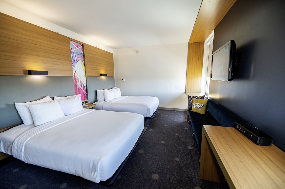 Aloft Tulsa 12/44