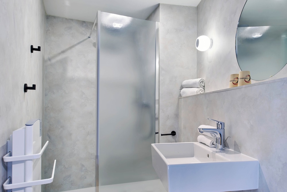 The Originals Hotel Larivaut, Puy-Guillaume 26/27