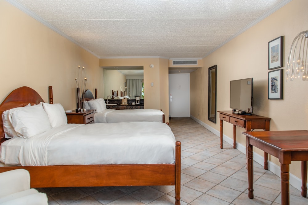 Abaco Beach Resort At Boat Harbor 34/100