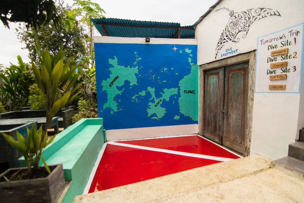 Dragon Dive Komodo Hostel 33/50