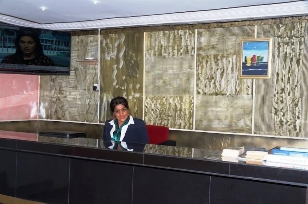 Mansea Beach Hotel 24/65