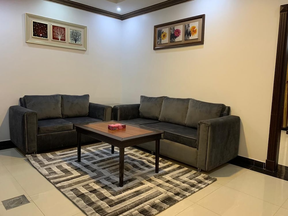 Deyala Hotel Apartments 1 10/17