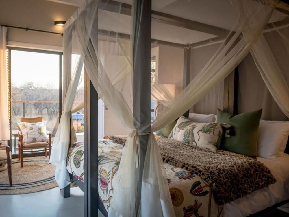 Safari Moon Luxury Bush Lodge 21/50