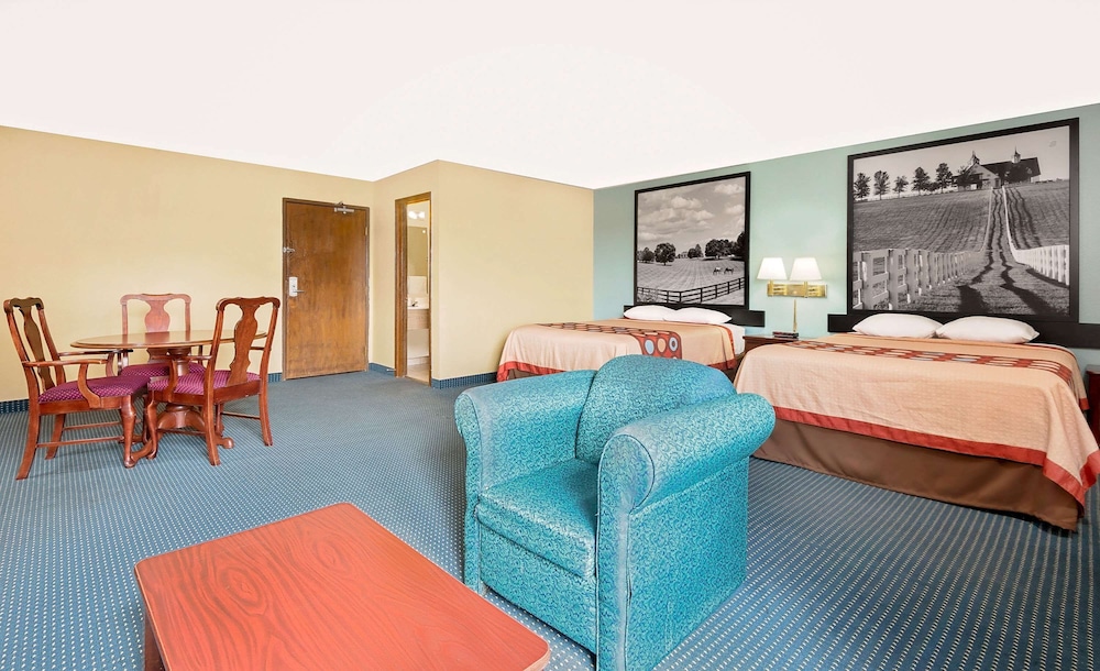 Super 8 by Wyndham Somerset 24/40