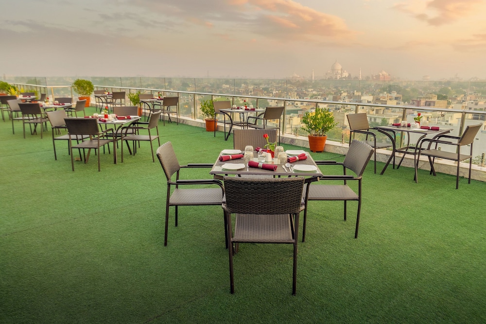 Radisson Hotel Agra 47/68