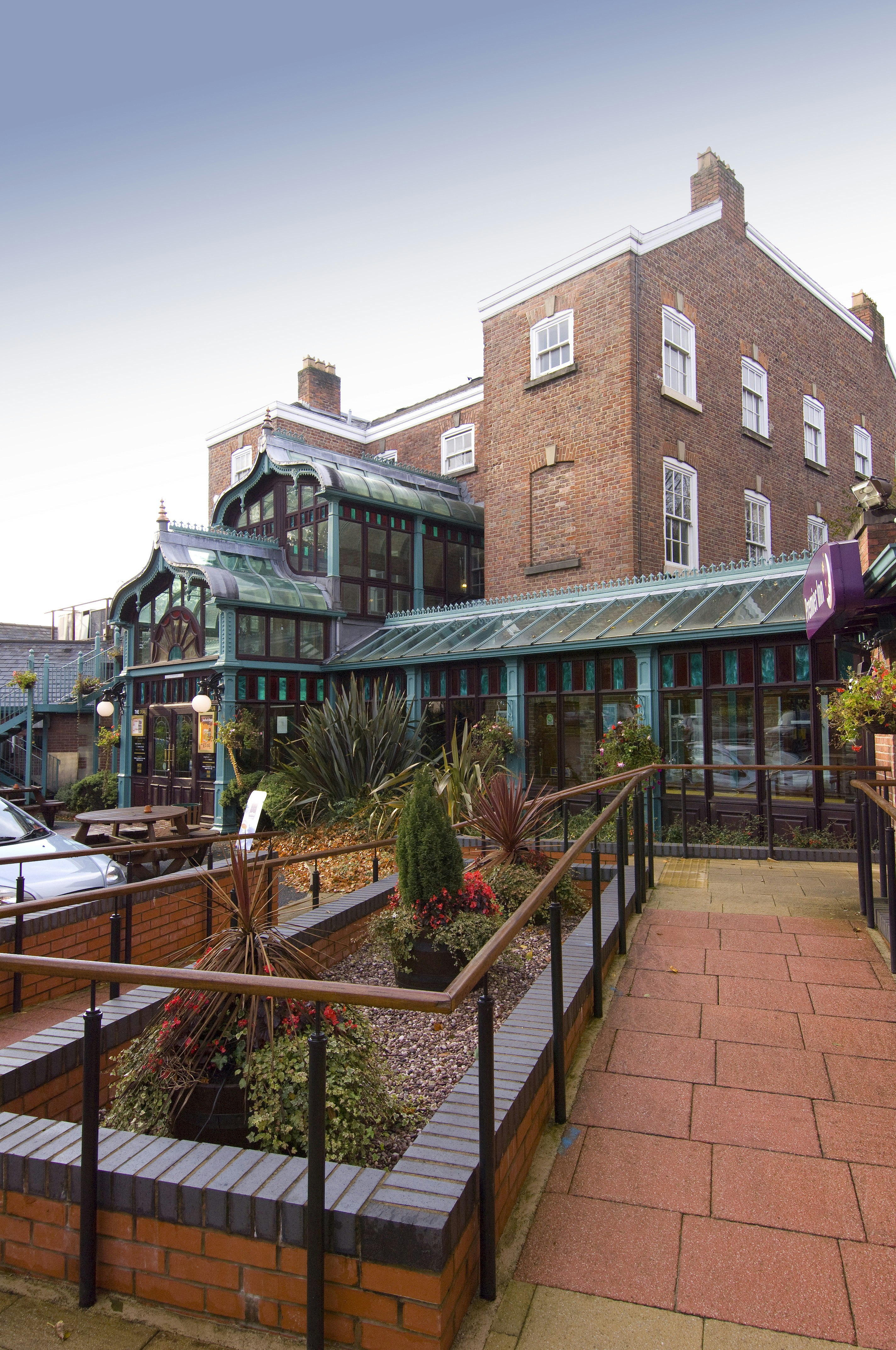 Premier Inn Stockport Central 6/25