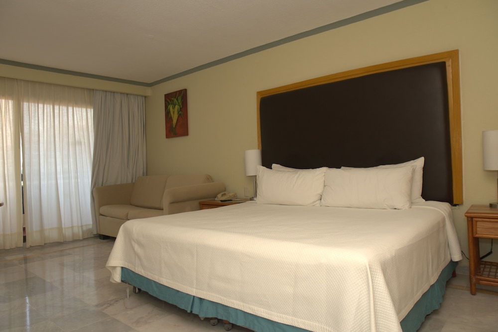STANDARD, 2 DOUBLE BEDS
