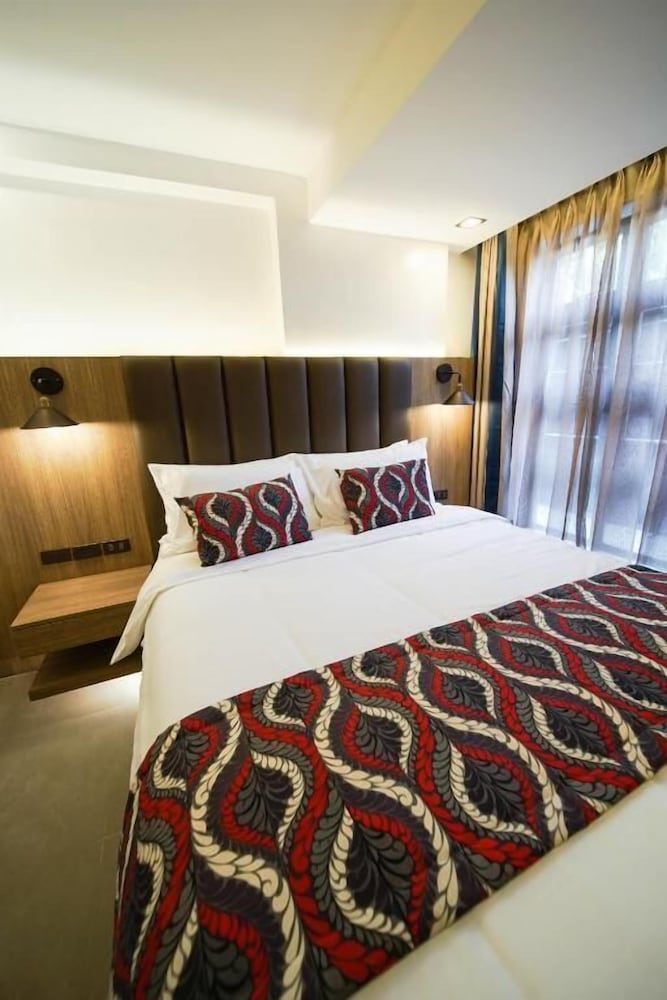Unwnd Boutique Hotel Makati 24/63