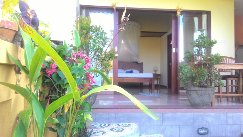Dukuh Village Homestay & Villas 63/72