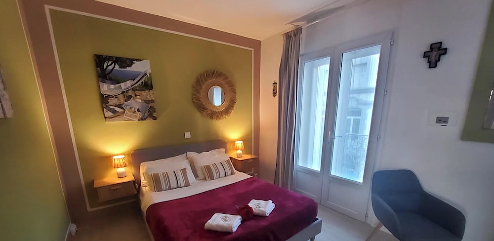 ECONOMY, DOUBLE BED, BALCONY