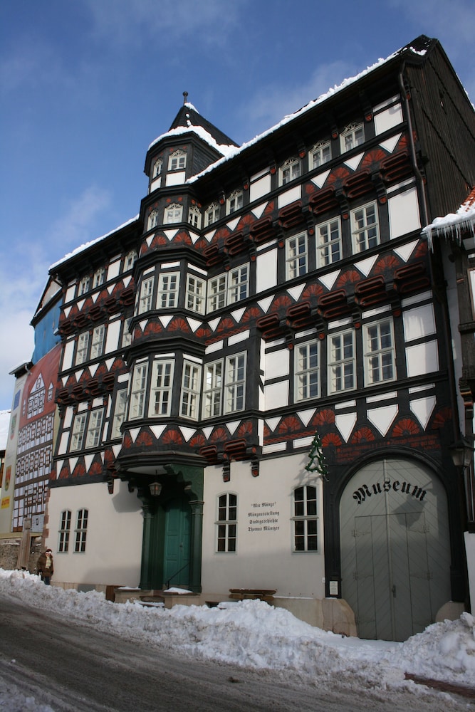 Hotel Zum Burgergarten 2/50