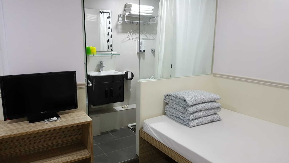 K & B Hostel 46/64