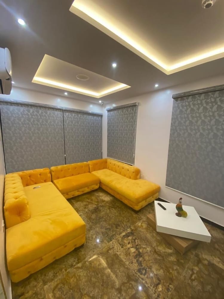 God's Touch Apartments Signature 28/50