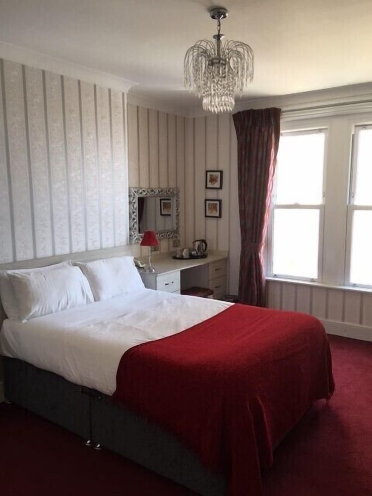 ROOM, DOUBLE BED