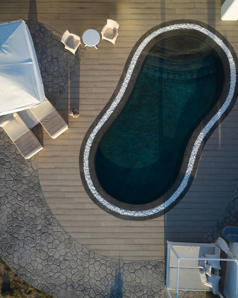 Danae Suites 31/50
